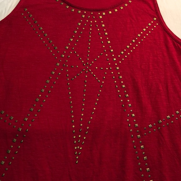 Sleeveless Top with stud design (Plus Size) - Picture 3 of 4